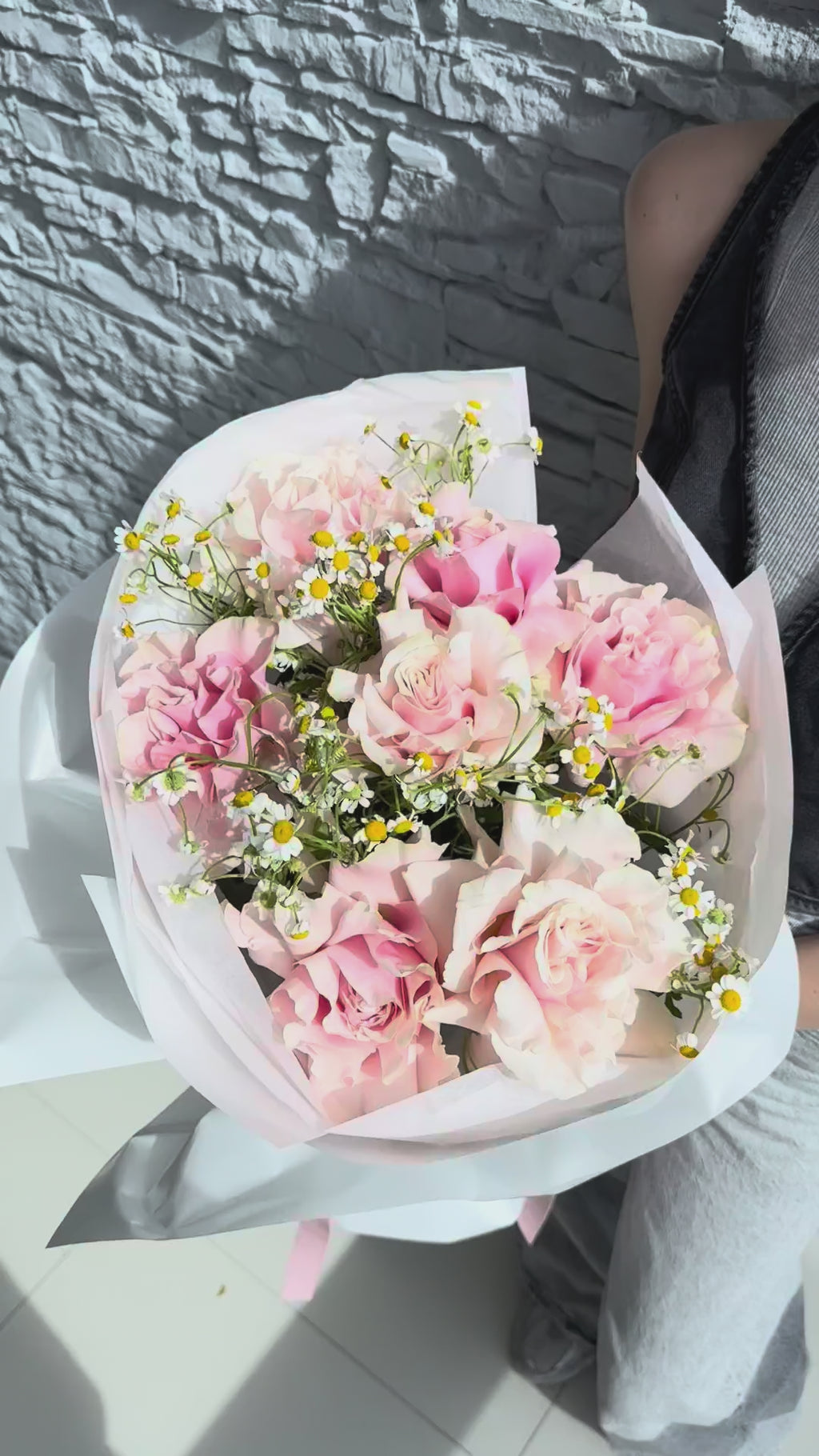 Soft Aura - 7 French Roses & Camomile